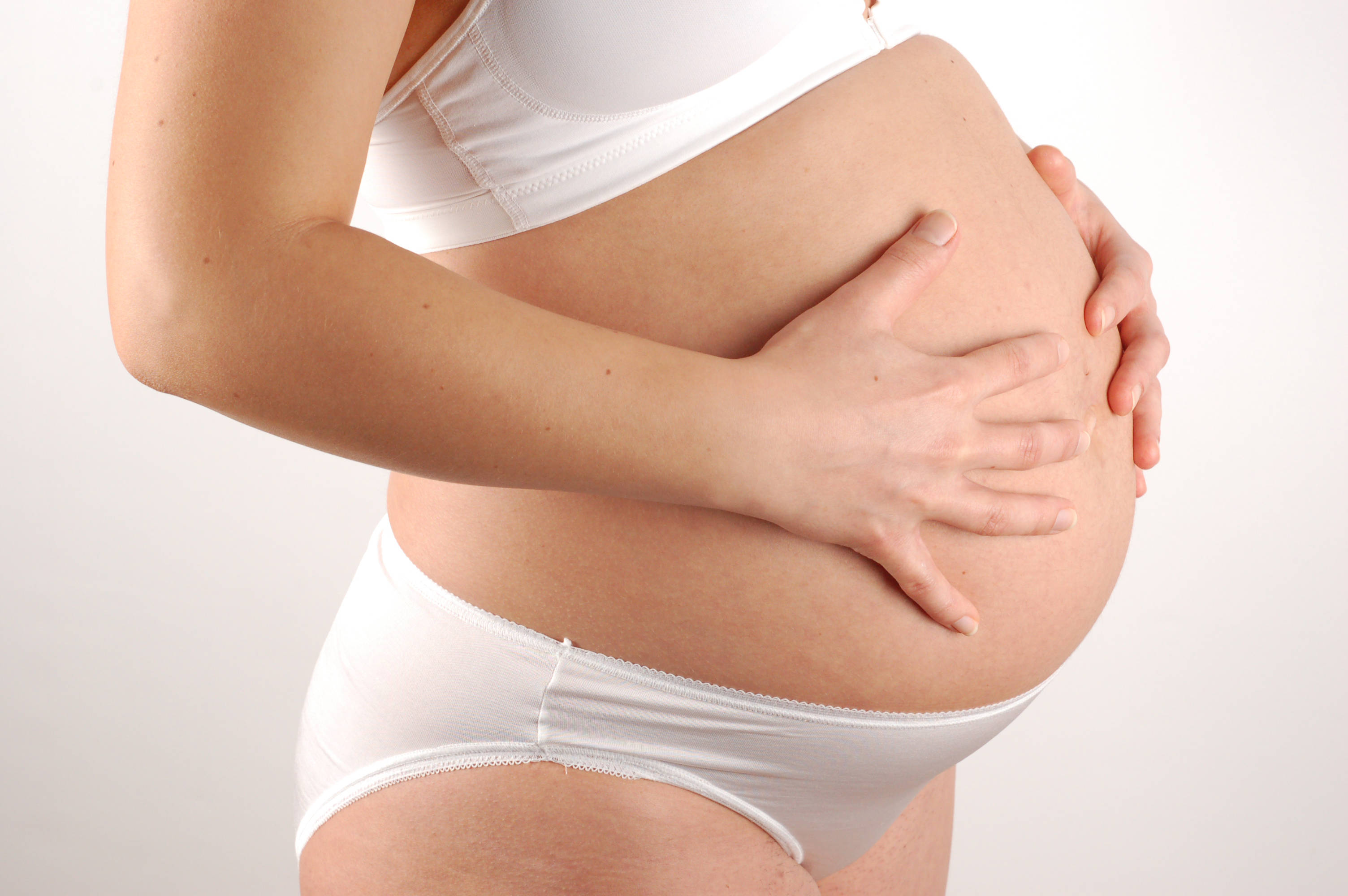 38 неделя беременности первые роды. Беременный живот. Живот при большой миоме. Живот при беременности.